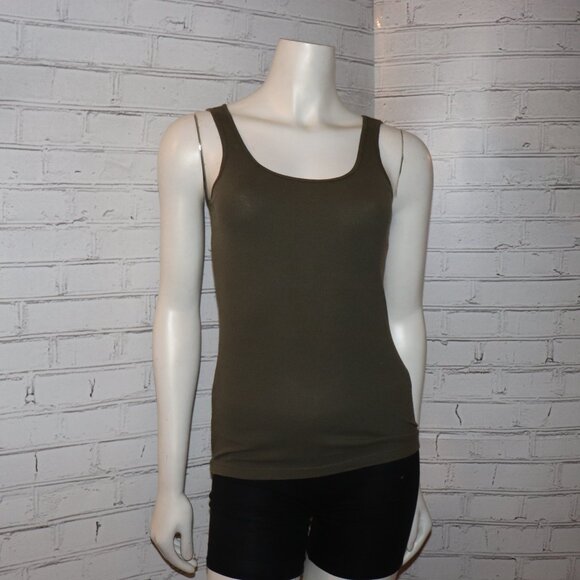 🌿💪 JCP Olive Green Muscle Tee · Size M · Soft & Sleek - Picture 1 of 5